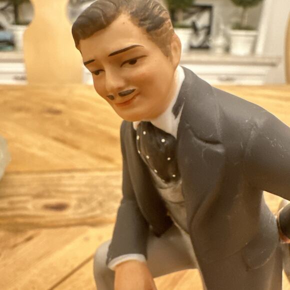 Avon Images Of Hollywood Clark Gable as Rhett Butler‎ in "GONE WITH THE WIND" - Picture 2 of 13